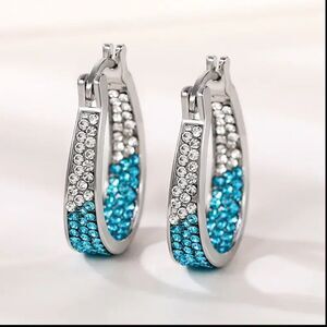 💙Sparkly U Shaped SilverTone Blue and Silver Glitter Earrings
